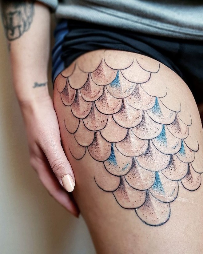 Hình xăm che sẹo mổ đẻ | Tattoos, Leaf tattoos, Maple leaf tattoo
