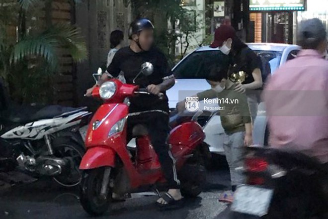 Cập nhật giữa t&acirc;m b&atilde;o: Tim tậu xe hơi mới trong l&uacute;c Trương Quỳnh Anh đưa con trai đi học bằng xe m&aacute;y - Ảnh 2.