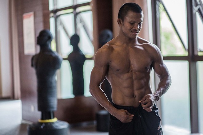 Th&aacute;nh Muay Buakaw cuồn cuộn body 6 m&uacute;i trước ng&agrave;y đại chiến ở Trung Quốc - Ảnh 10.