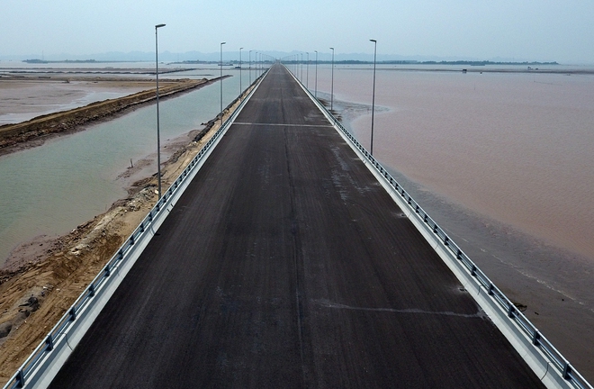 Ngắm nhìn cây cầu vượt biển dài nhất Việt Nam với mức đầu tư gần 12.000 tỷ - Ảnh 3.