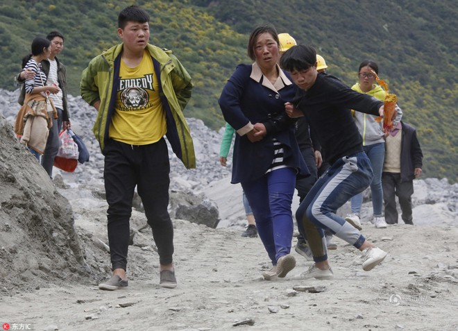 Trung Quốc: Nỗi đau tột cùng của người dân ở vùng lở đất kinh hoàng - Ảnh 27.