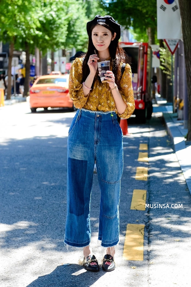Giới trẻ H&agrave;n lại mang đến cả t&aacute; gợi &yacute; mặc đẹp m&agrave; chẳng cần cầu kỳ qua street style m&atilde;n nh&atilde;n - Ảnh 10.