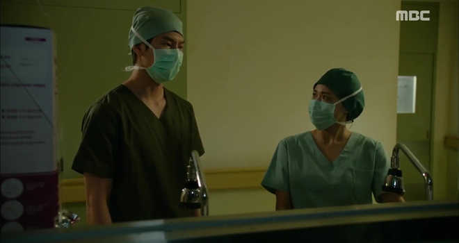 Hospital Ship: Hé lộ lí do bất ngờ khiến Ha Ji Won không muốn hẹn hò Kang Min Hyuk - Ảnh 13.