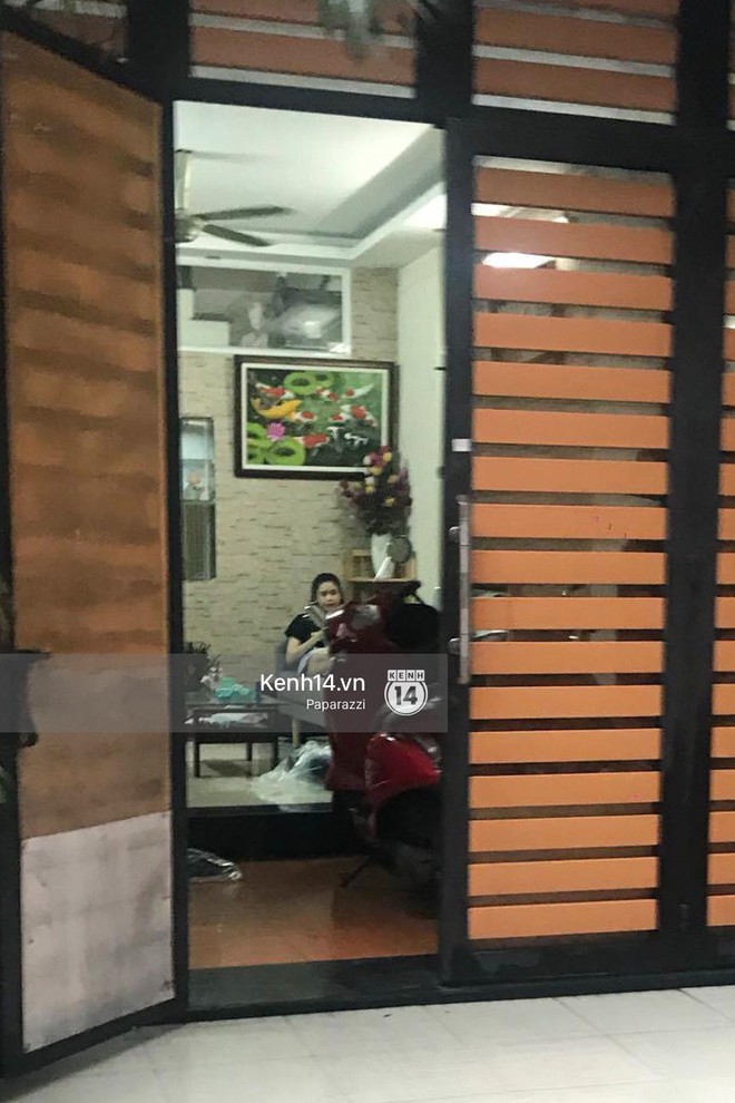 Độc quyền: Im lặng giữa t&acirc;m b&atilde;o scandal, Trương Quỳnh Anh ở nh&agrave; chờ Tim đ&oacute;n con trai đi học về - Ảnh 11.