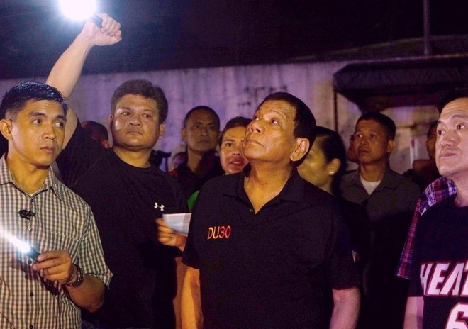 Tổng thống Philippines không kìm được nước mắt khi nghe tin 37 người thiệt mạng trong vụ hỏa hoạn - Ảnh 4.