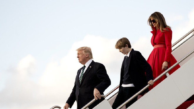 Bà Melania cùng con trai sẽ chuyển tới Nhà Trắng vào tuần tới, đúng ngày sinh nhật của ông Trump - Ảnh 1.