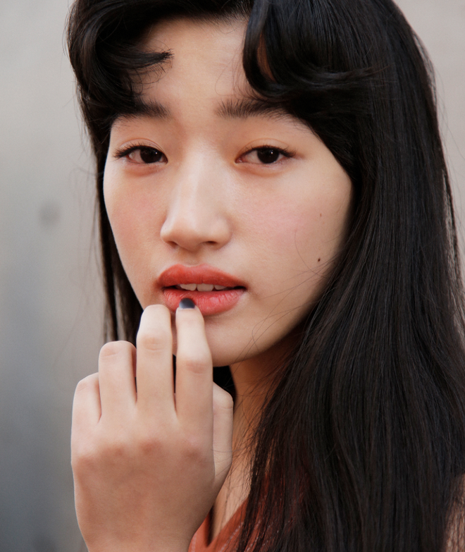 10 xu hướng makeup mùa thu tuyệt đẹp từ sàn runway con gái châu Á có thể áp dụng ngon ơ - Ảnh 25.