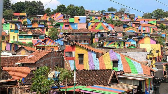 Khu ổ chuột ở Indonesia bỗng lột x&aacute;c chỉ sau thời gian ngắn, du kh&aacute;ch tấp nập gh&eacute; thăm - Ảnh 22.