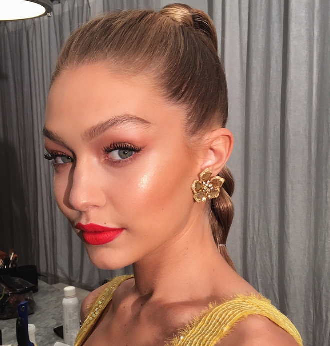 Gigi Hadid ra mắt BST mỹ phẩm hàng khủng đầy đủ từ son lì đến phấn mắt, mascara... - Ảnh 9.