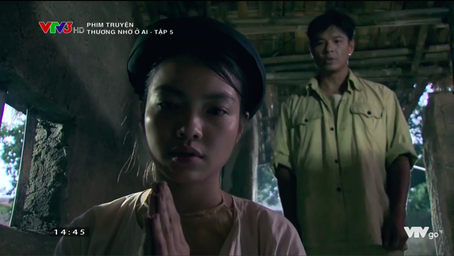 Thương nhớ ở ai tập 5: Cho rằng c&aacute;c b&agrave; go&aacute; rủ nhau đi ngắm &ldquo;giai&rdquo;, Quất bị đ&aacute;nh lăn đ&ugrave;ng ra đất - Ảnh 17.