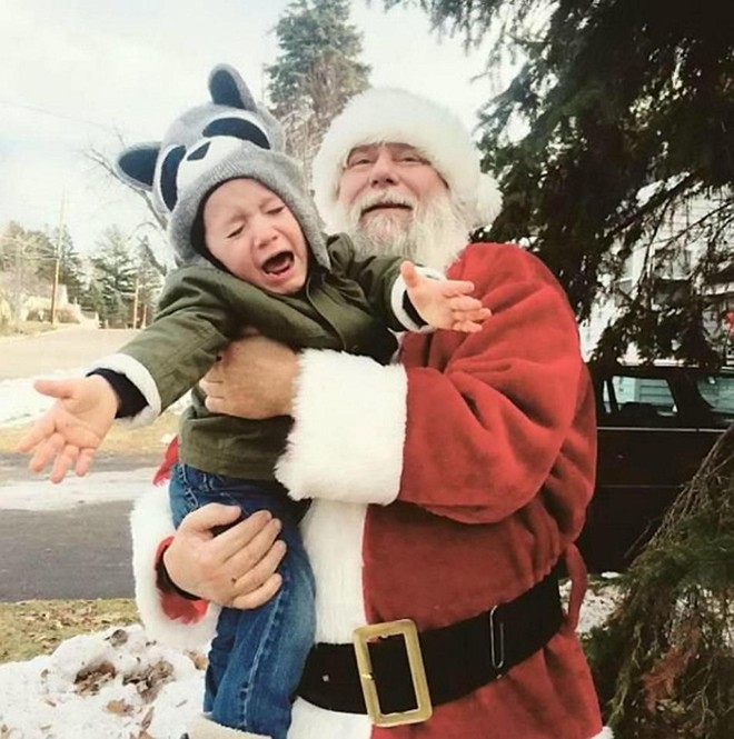 Khu&ocirc;n mặt đau khổ của 13 em b&eacute; tr&aacute;i kho&aacute;y kh&ocirc;ng th&iacute;ch Noel t&yacute; n&agrave;o - Ảnh 21.