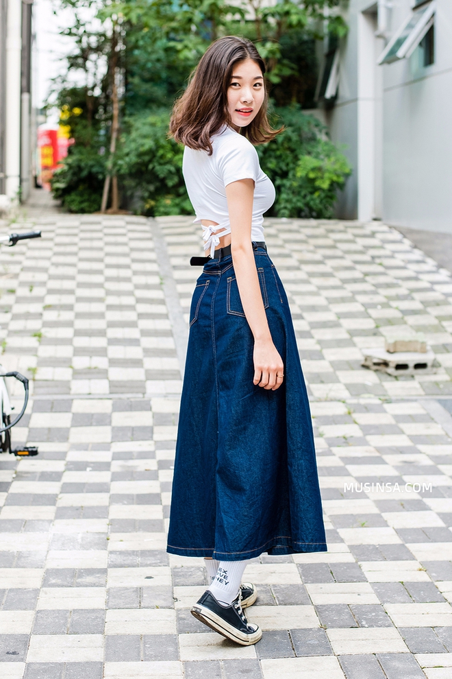C&ugrave;ng trưng dụng quần shorts nhưng giới trẻ H&agrave;n lại c&oacute; cả t&aacute; c&aacute;ch mix, c&aacute;ch n&agrave;o cũng h&uacute;t mắt th&ocirc;i rồi! - Ảnh 14.