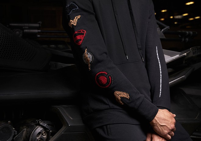 C&oacute; l&agrave; fan của c&aacute;c si&ecirc;u anh h&ugrave;ng hay kh&ocirc;ng, bạn cũng sẽ kết bộ sưu tập Puma x Justice League si&ecirc;u chất n&agrave;y - Ảnh 15.