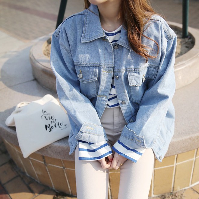 Trời se lạnh thế này không diện denim jacket dáng rộng thì mùa thu của bạn đã bớt thi vị đi mấy phần rồi! - Ảnh 13.