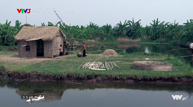 Thương nhớ ở ai tập 5: Cho rằng c&aacute;c b&agrave; go&aacute; rủ nhau đi ngắm &ldquo;giai&rdquo;, Quất bị đ&aacute;nh lăn đ&ugrave;ng ra đất - Ảnh 12.