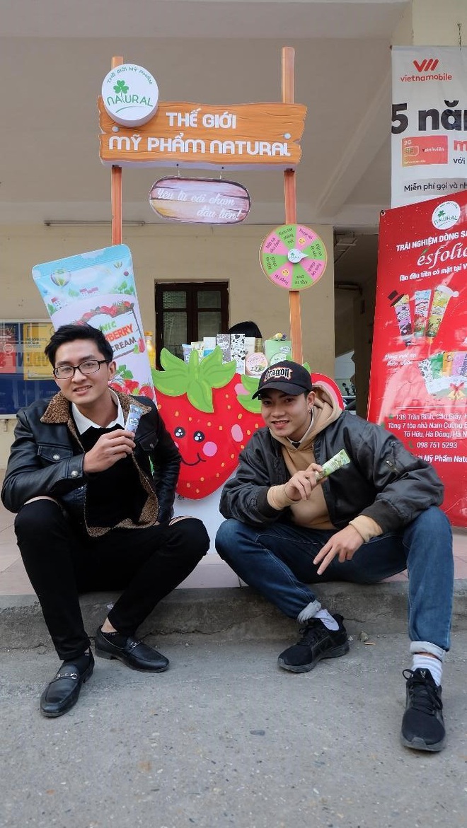 Nữ sinh ngoại thương th&iacute;ch th&uacute; với thử th&aacute;ch y&ecirc;u từ c&aacute;i chạm đầu ti&ecirc;n&rdquo; - Ảnh 4.
