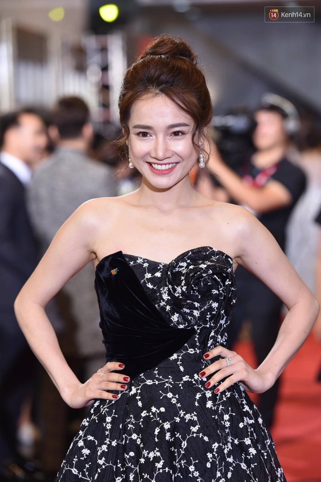 Dàn sao Việt lộng lẫy hội ngộ trên thảm đỏ VTV Awards 2017 - Ảnh 4.