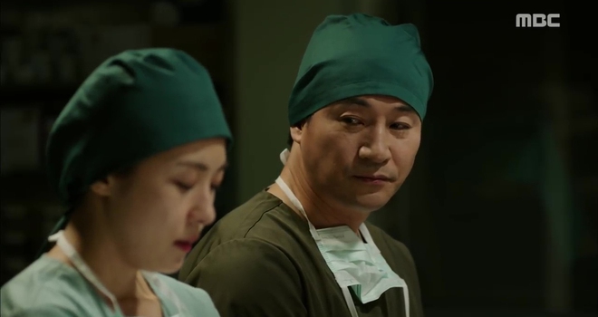 Hospital Ship: Hé lộ lí do bất ngờ khiến Ha Ji Won không muốn hẹn hò Kang Min Hyuk - Ảnh 17.