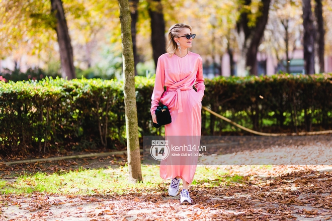 Street style tại Paris Fashion Week - Cuộc chiến đường phố của những thủ lĩnh thời trang - Ảnh 13.