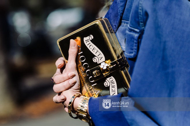 Nếu nghĩ street style tại Paris Fashion Week chỉ l&agrave; cuộc chiến v&aacute;y &aacute;o th&igrave; bạn nhầm to rồi - Ảnh 11.