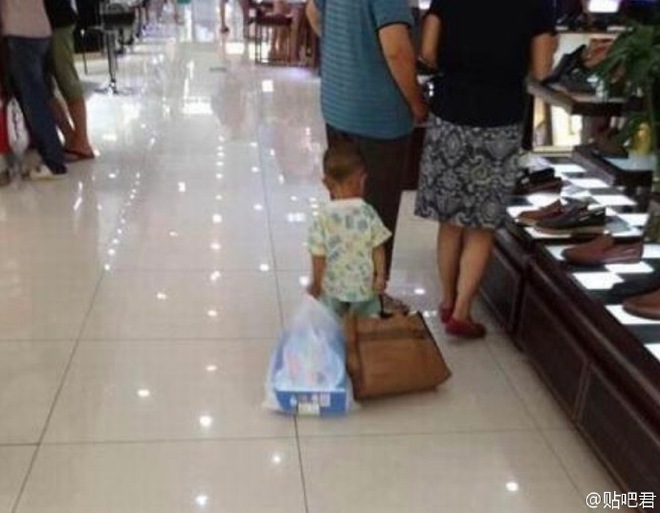 Nỗi hậm hực của 21 em b&eacute; được bố mẹ nhặt ở b&atilde;i r&aacute;c về nu&ocirc;i - Ảnh 11.