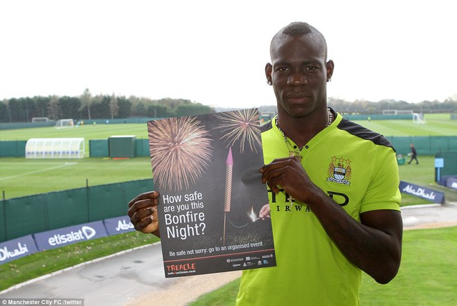 7 điều kh&ocirc;ng phải ai cũng biết về si&ecirc;u quậy Balotelli - Ảnh 2.