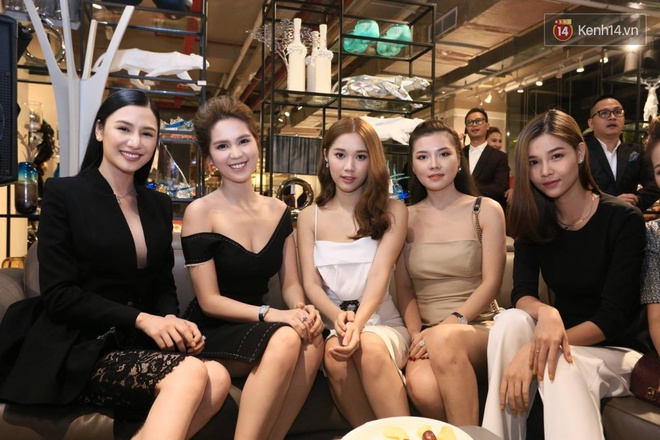 Ngọc Trinh hội ngộ siêu mẫu Ngọc Thạch, cùng khoe vai trần quyến rũ tại sự kiện - Ảnh 13.