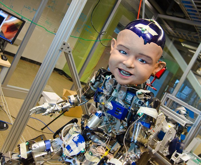 Chỉ 100 năm nữa th&ocirc;i, con người c&oacute; thể sinh con với robot - Ảnh 2.