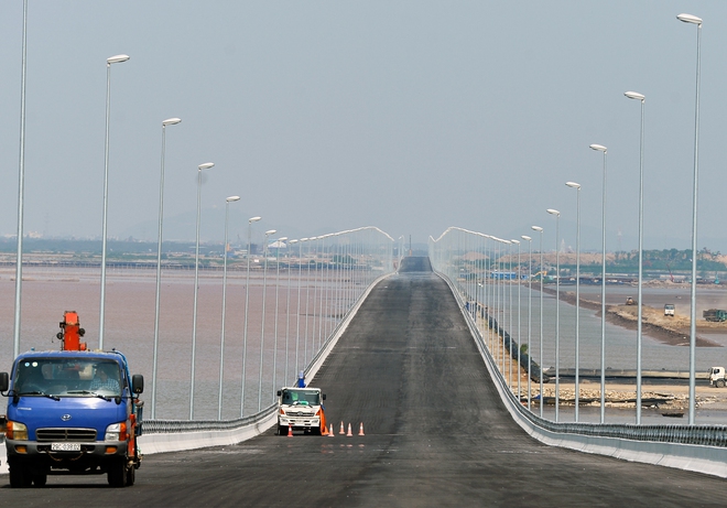 Ngắm nhìn cây cầu vượt biển dài nhất Việt Nam với mức đầu tư gần 12.000 tỷ - Ảnh 6.