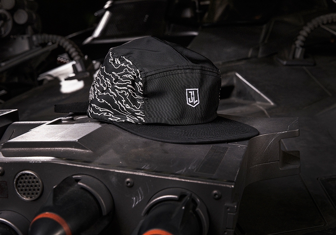C&oacute; l&agrave; fan của c&aacute;c si&ecirc;u anh h&ugrave;ng hay kh&ocirc;ng, bạn cũng sẽ kết bộ sưu tập Puma x Justice League si&ecirc;u chất n&agrave;y - Ảnh 18.