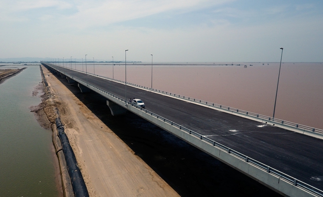 Ngắm nhìn cây cầu vượt biển dài nhất Việt Nam với mức đầu tư gần 12.000 tỷ - Ảnh 7.