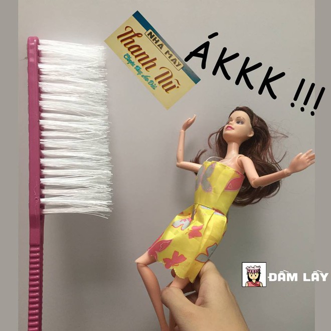 Cười đau bụng với C&ocirc; Ba S&agrave;i G&ograve;n phi&ecirc;n bản b&uacute;p b&ecirc;, gấu b&ocirc;ng, b&agrave;n chải... si&ecirc;u lầy lội! - Ảnh 15.