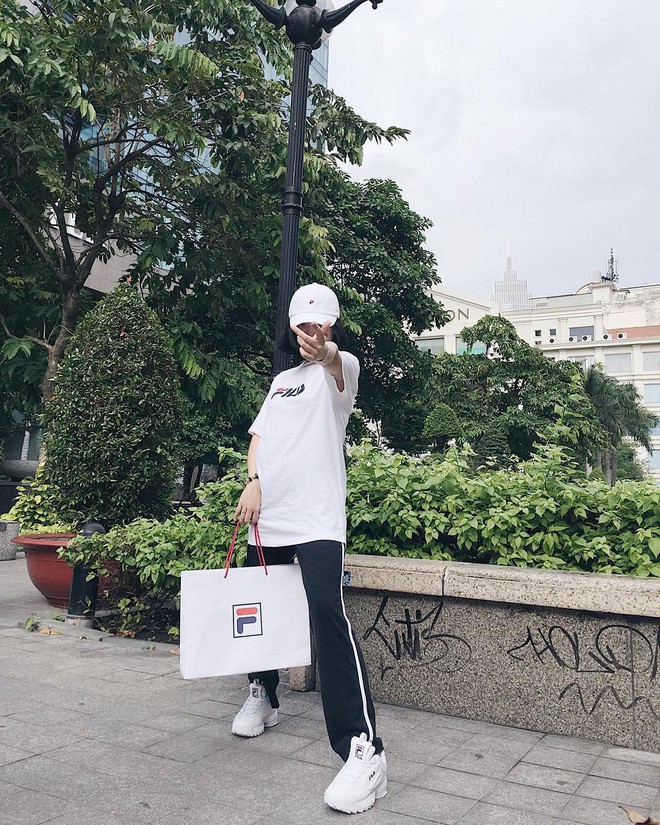 Giới trẻ châu Á người người nhà nhà đang diện T-shirt và sneaker Fila chất phát ngất ra sao? - Ảnh 8.