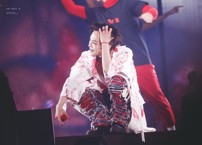 Loạt ảnh siêu ảo từ concert G-Dragon: Lúc chất phát ngất, lúc cười tít mắt, áo trễ hở ti - Ảnh 25.