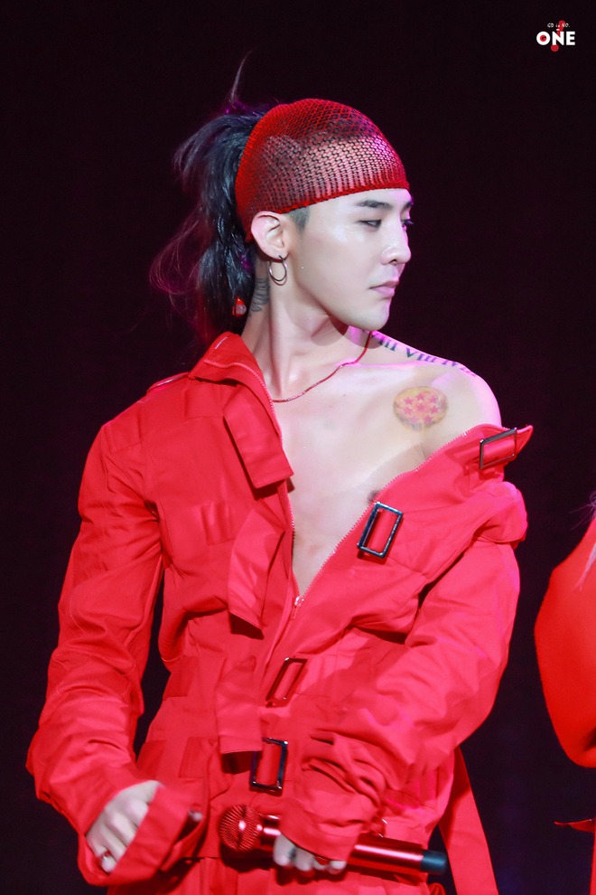 Loạt ảnh siêu ảo từ concert G-Dragon: Lúc chất phát ngất, lúc cười tít mắt, áo trễ hở ti - Ảnh 34.