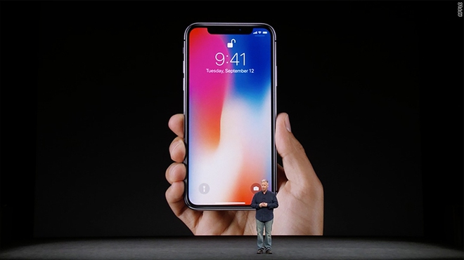 Apple: Bạn bè có thể không nhận ra bạn khi trang điểm, nhưng FaceID vẫn làm được việc đó - Ảnh 1.