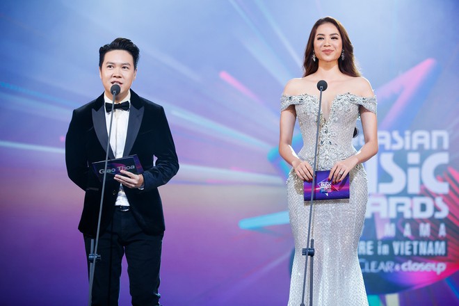 Ch&ugrave;m ảnh đẹp: Sống lại kh&ocirc;ng kh&iacute; đ&ecirc;m trao giải ho&agrave;nh tr&aacute;ng MAMA 2017 tại Việt Nam tối 25/11 - Ảnh 9.