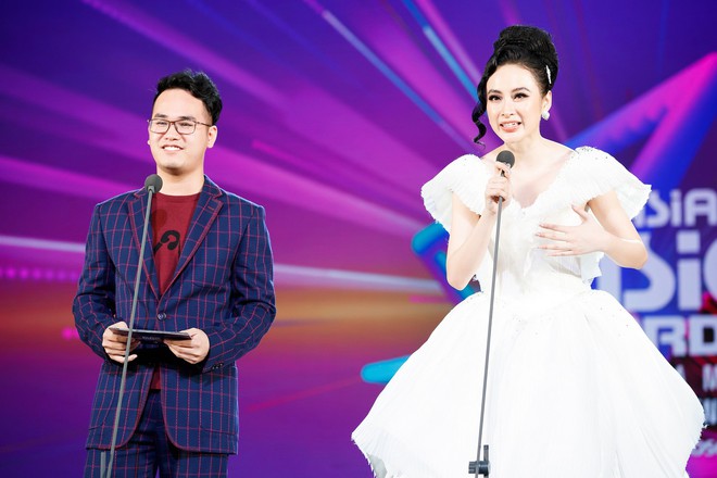 Ch&ugrave;m ảnh đẹp: Sống lại kh&ocirc;ng kh&iacute; đ&ecirc;m trao giải ho&agrave;nh tr&aacute;ng MAMA 2017 tại Việt Nam tối 25/11 - Ảnh 16.