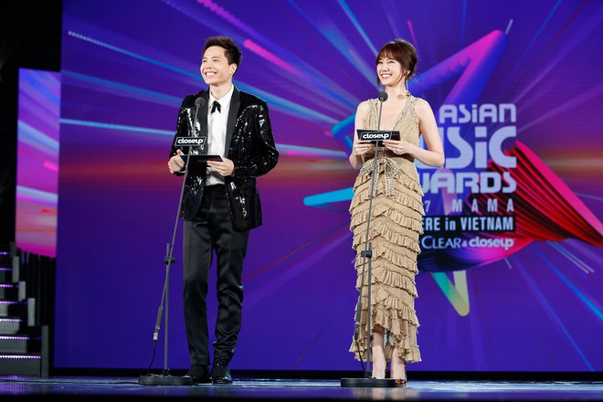 Ch&ugrave;m ảnh đẹp: Sống lại kh&ocirc;ng kh&iacute; đ&ecirc;m trao giải ho&agrave;nh tr&aacute;ng MAMA 2017 tại Việt Nam tối 25/11 - Ảnh 24.