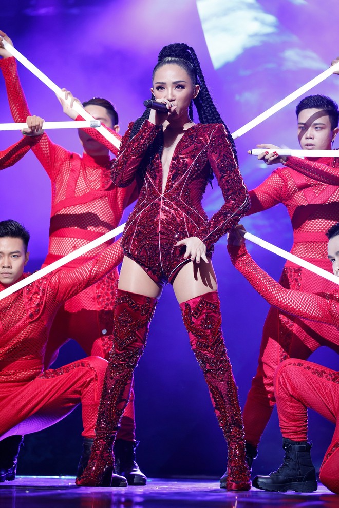 Ch&ugrave;m ảnh đẹp: Sống lại kh&ocirc;ng kh&iacute; đ&ecirc;m trao giải ho&agrave;nh tr&aacute;ng MAMA 2017 tại Việt Nam tối 25/11 - Ảnh 8.