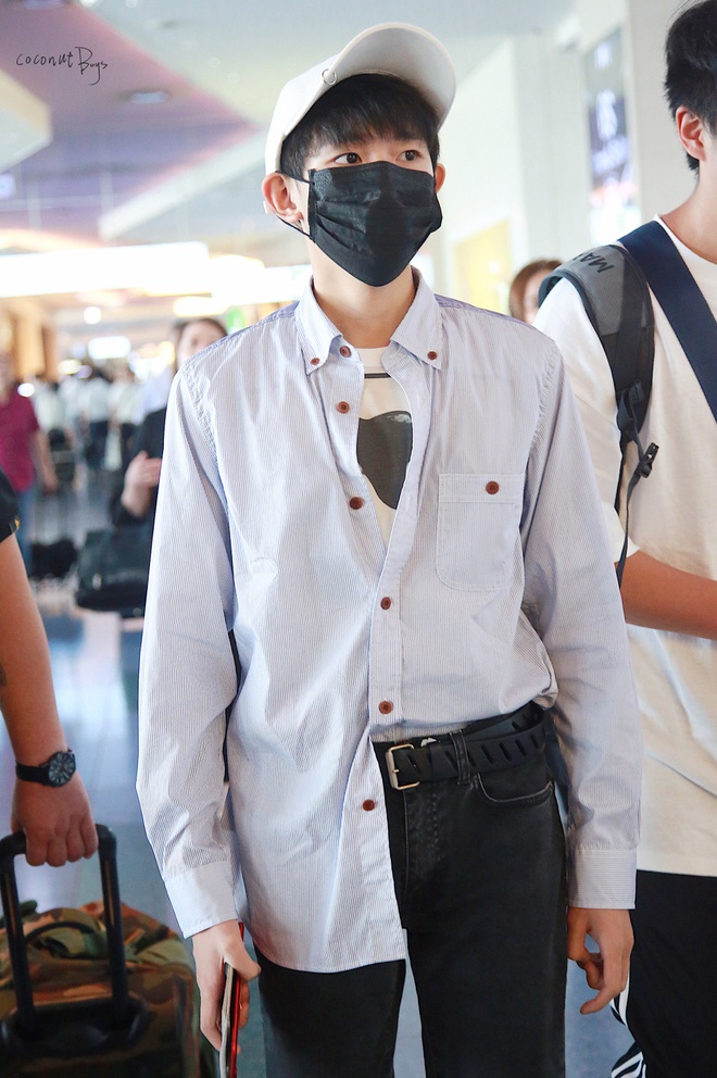 TFBoys, 3 ch&agrave;ng thiếu ni&ecirc;n ng&acirc;y thơ ng&agrave;y n&agrave;o giờ đ&atilde; trở th&agrave;nh bộ 3 mỹ nam s&agrave;nh điệu mặc chất - Ảnh 18.