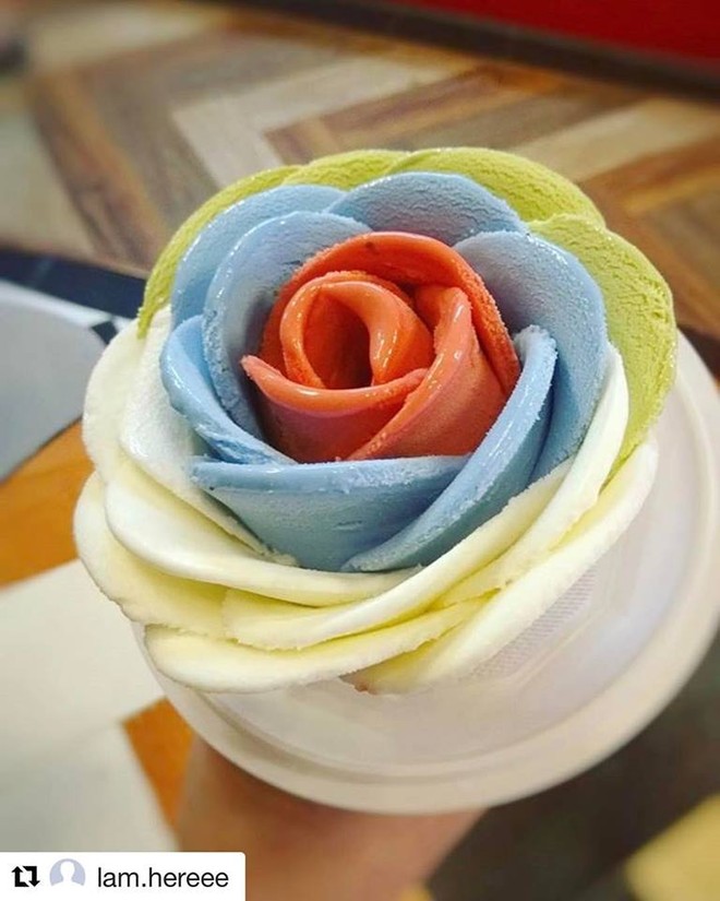 Ở S&agrave;i G&ograve;n c&oacute; m&oacute;n kem hoa hồng đang khiến cư d&acirc;n mạng thế giới sốt x&igrave;nh xịch - Ảnh 4.