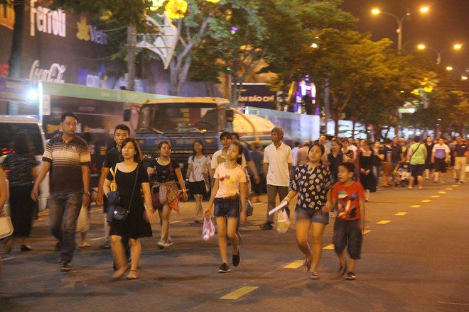 Khách du lịch đến Đà Nẵng tăng 50% trong 2 tháng lễ hội pháo hoa quốc tế - Ảnh 1.