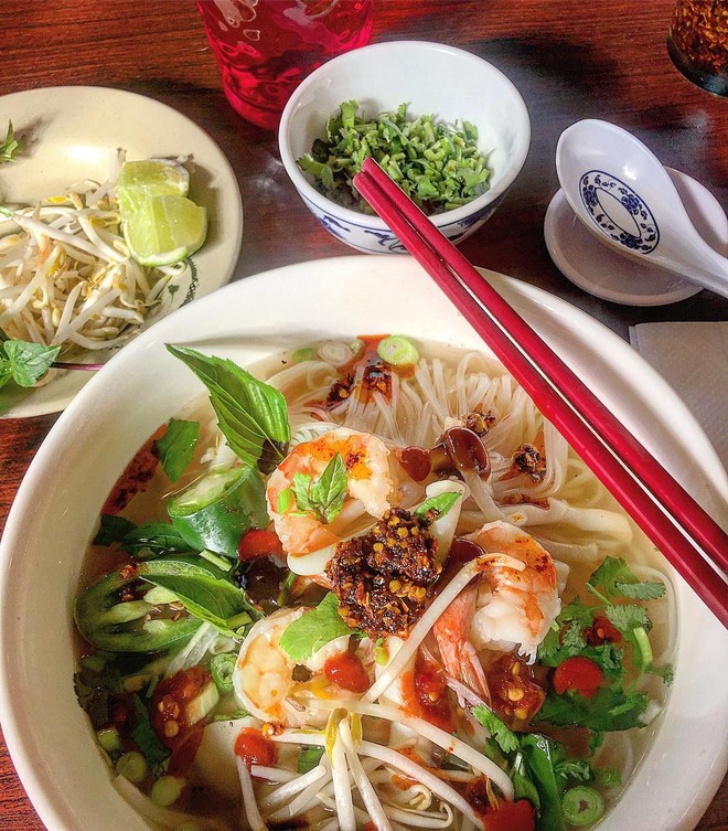 10 món ăn đường phố Việt Nam được CNN hết lời khen ngợi - Ảnh 3.