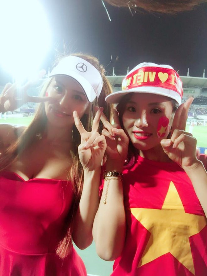 Fan nữ Việt Nam gây sốt trên khán đài World Cup vì quá sexy - Ảnh 6.