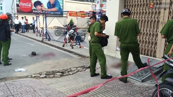 Hai nam thanh ni&ecirc;n nguy kịch sau m&agrave;n quyết chiến tr&ecirc;n đường phố S&agrave;i G&ograve;n - Ảnh 1.