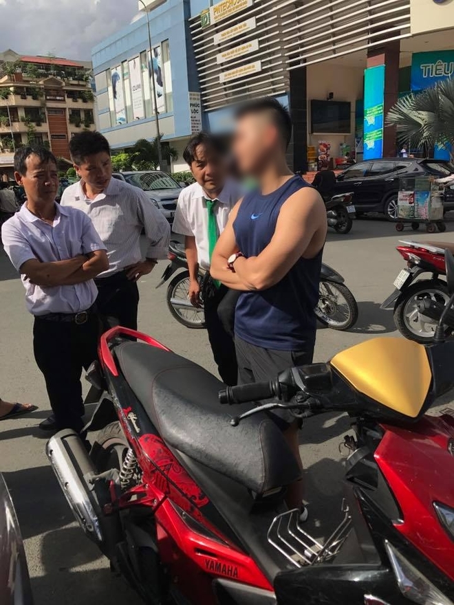 Mặc tài xế taxi năn nỉ chỉ còn 200k trong túi, soái ca Sài Gòn kiên quyết đòi 400k bồi thường sau va chạm - Ảnh 3.