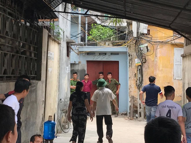 Hà Nội: Bé trai 33 ngày tuổi tử vong trong chậu nước, nghi bị sát hại - Ảnh 1.