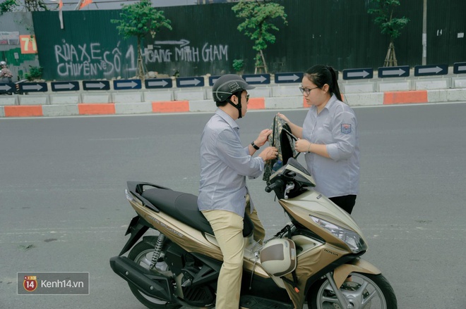 Th&iacute; sinh bước v&agrave;o m&ocirc;n thi Ngoại ngữ trong kỳ thi tuyển sinh v&agrave;o lớp 10 - Ảnh 8.