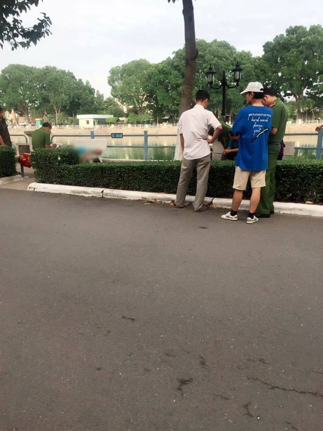 Tiền Giang: Người d&acirc;n t&aacute; hỏa ph&aacute;t hiện thi thể người đ&agrave;n &ocirc;ng nằm tr&ecirc;n ghế đ&aacute; - Ảnh 1.